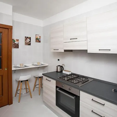 Apartamento Moderno Metro B San Paolo